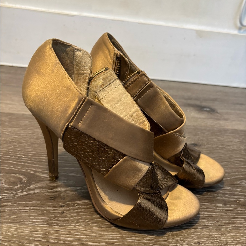 Michael Kors Gold and Brown Heels with Modern Design
